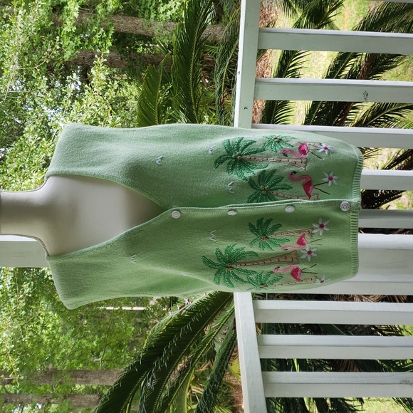 MANDAL BAY Lady's Sleeveless Summer Vest with Flamingos and Palm 🌴 Trees - Picture 5 of 7